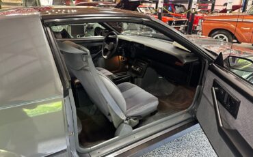 Chevrolet-Camaro-1985-Coupe-23