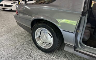 Chevrolet-Camaro-1985-Coupe-24