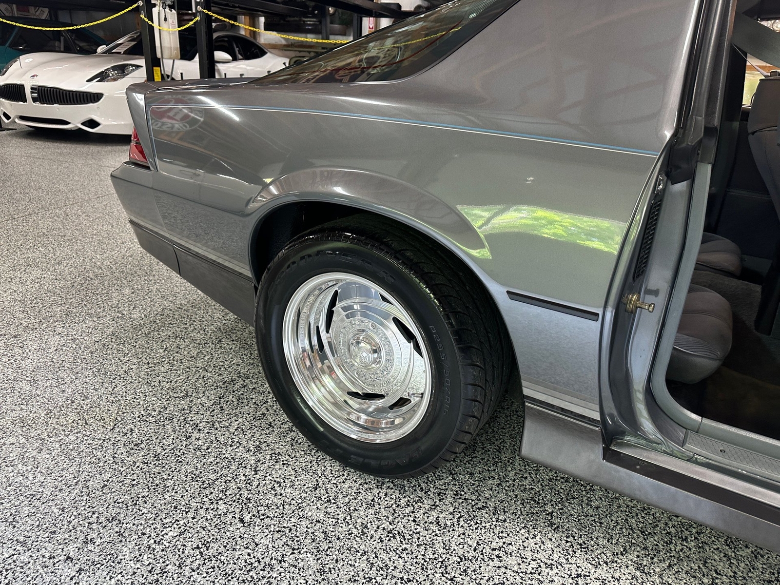 Chevrolet-Camaro-1985-Coupe-24