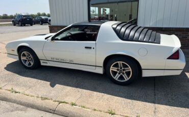 Chevrolet-Camaro-1985-Coupe-3