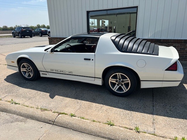 Chevrolet-Camaro-1985-Coupe-3