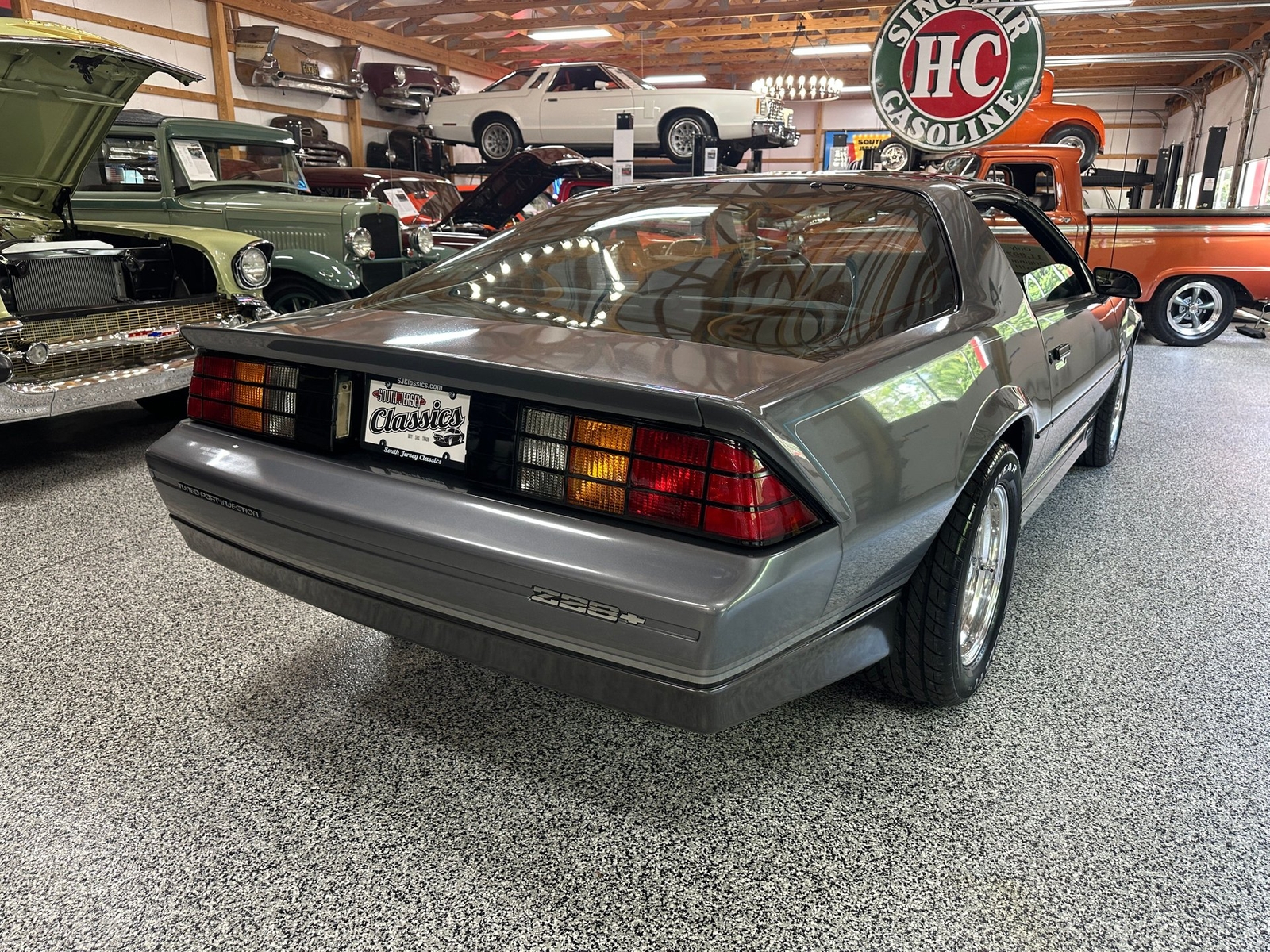 Chevrolet-Camaro-1985-Coupe-6