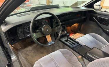Chevrolet-Camaro-1985-Coupe-8