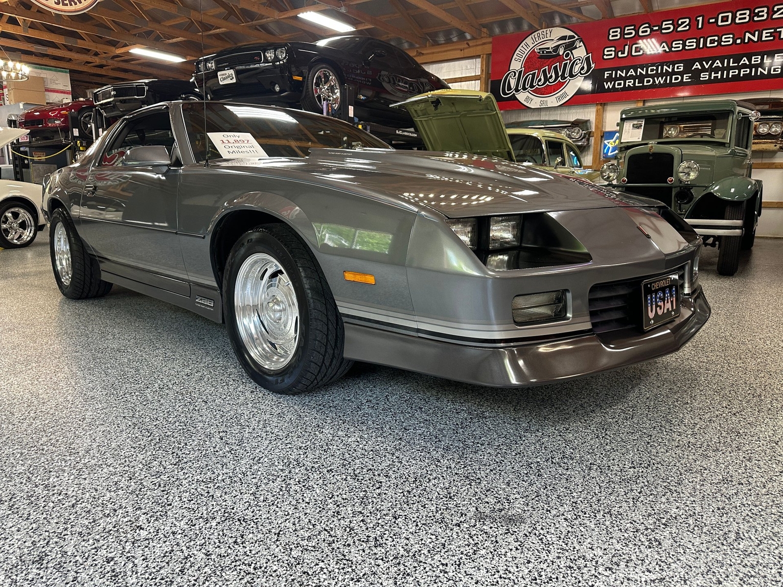 Chevrolet-Camaro-1985-Coupe