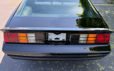 Chevrolet-Camaro-1985-Hatchback-12