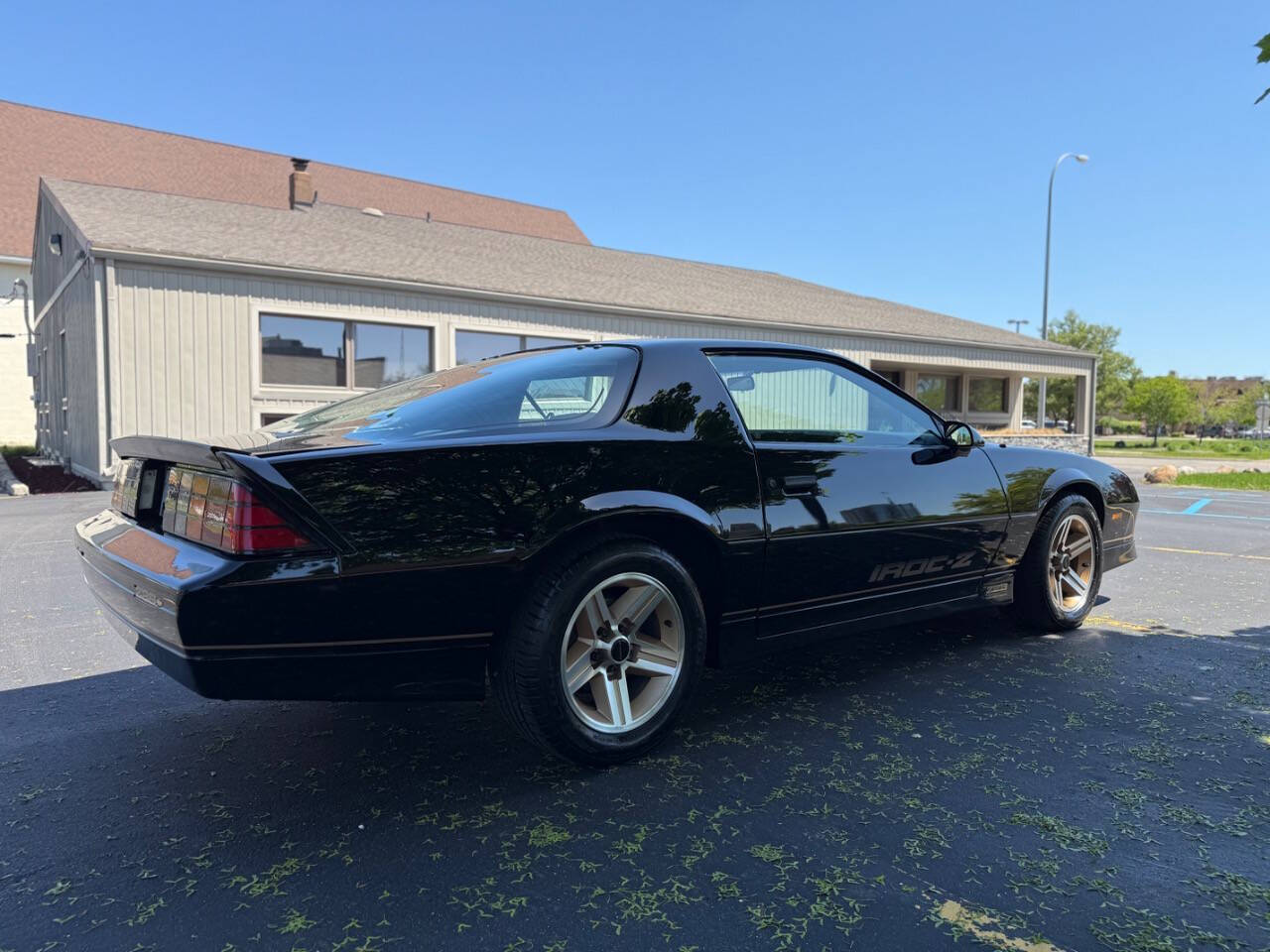 Chevrolet-Camaro-1985-Hatchback-17