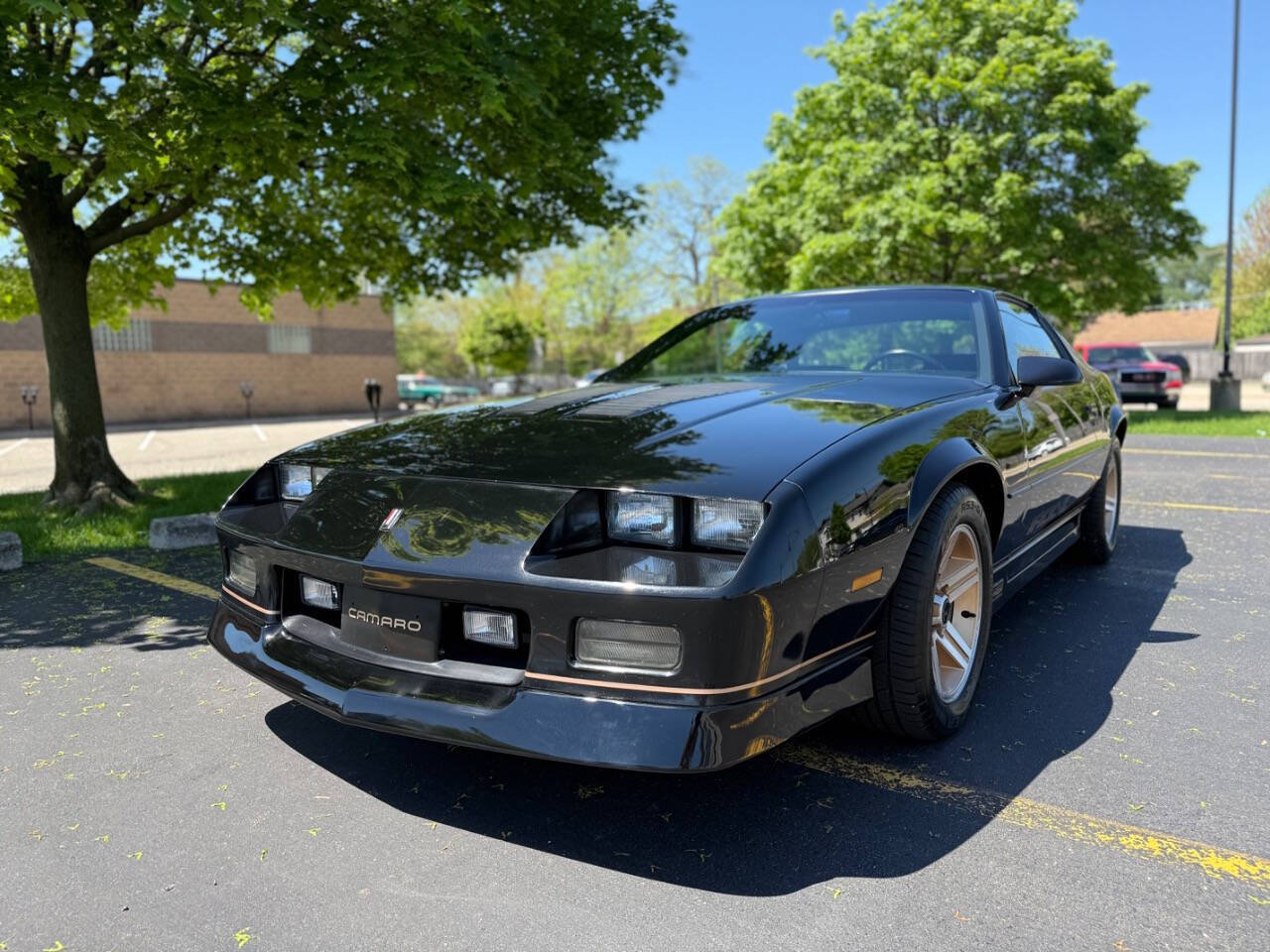 Chevrolet-Camaro-1985-Hatchback-2