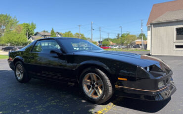 Chevrolet-Camaro-1985-Hatchback-22