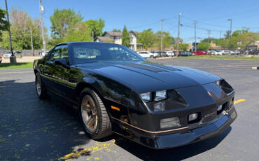 Chevrolet-Camaro-1985-Hatchback-23
