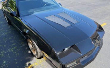 Chevrolet-Camaro-1985-Hatchback-24
