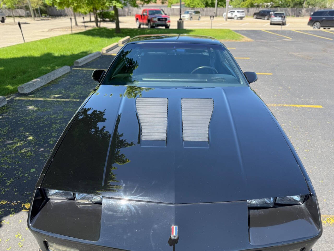 Chevrolet-Camaro-1985-Hatchback-25