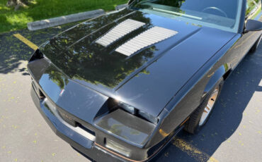 Chevrolet-Camaro-1985-Hatchback-26
