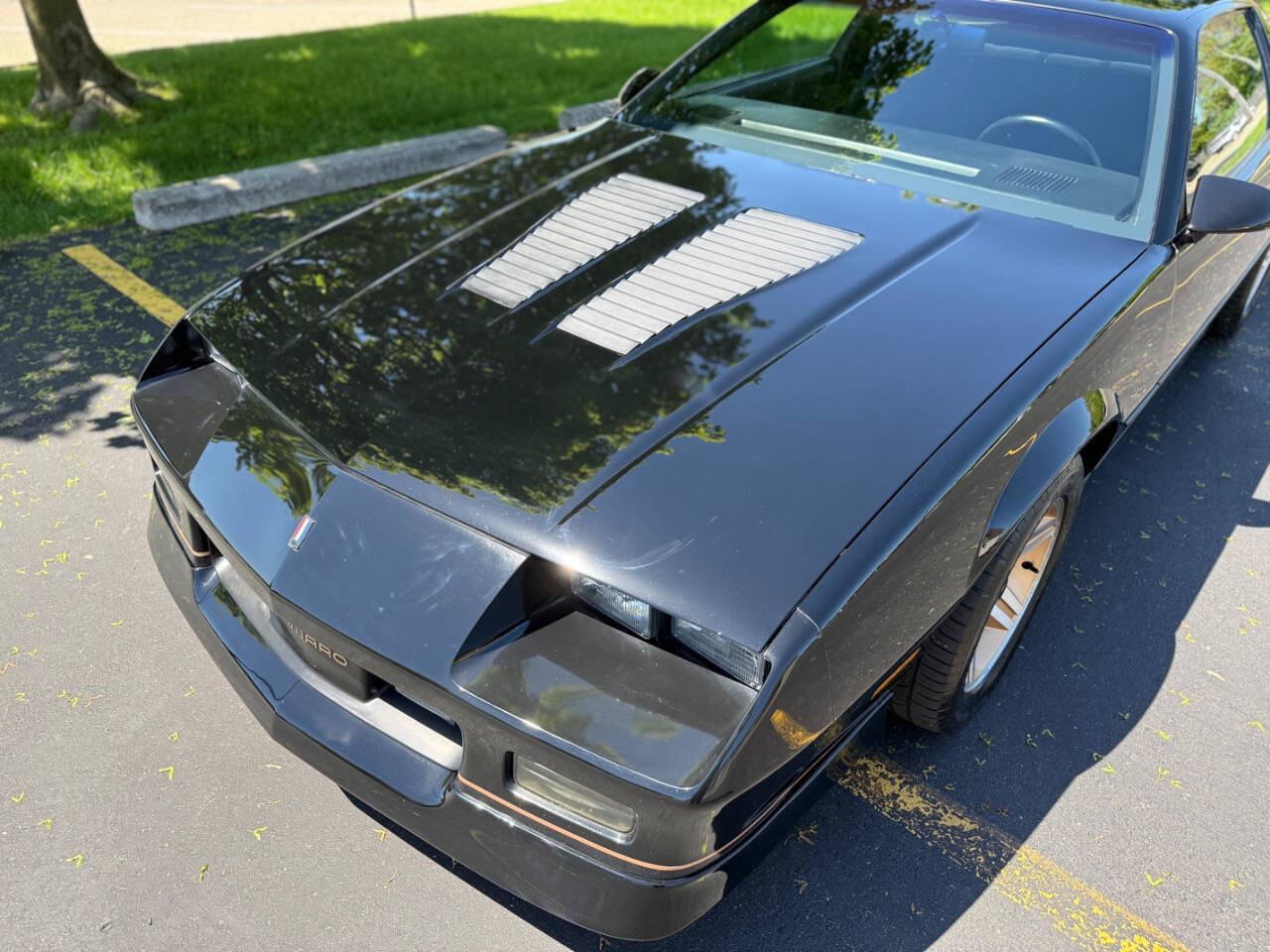 Chevrolet-Camaro-1985-Hatchback-26