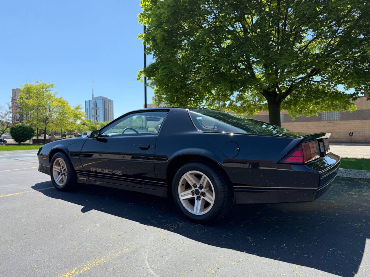 Chevrolet-Camaro-1985-Hatchback-7