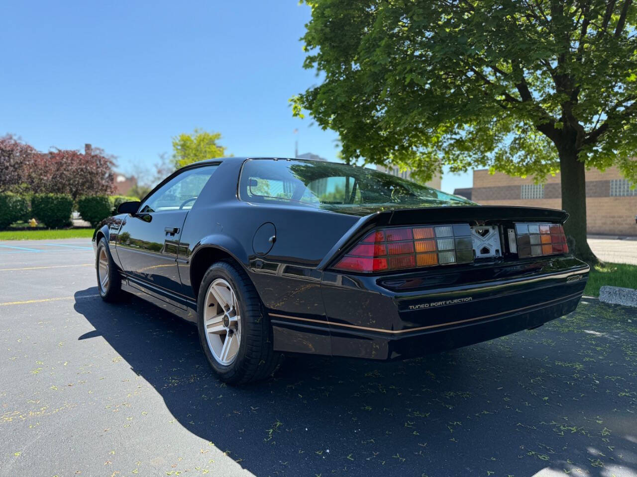 Chevrolet-Camaro-1985-Hatchback-8