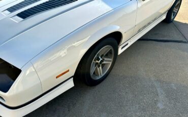Chevrolet-Camaro-1986-Coupe-1