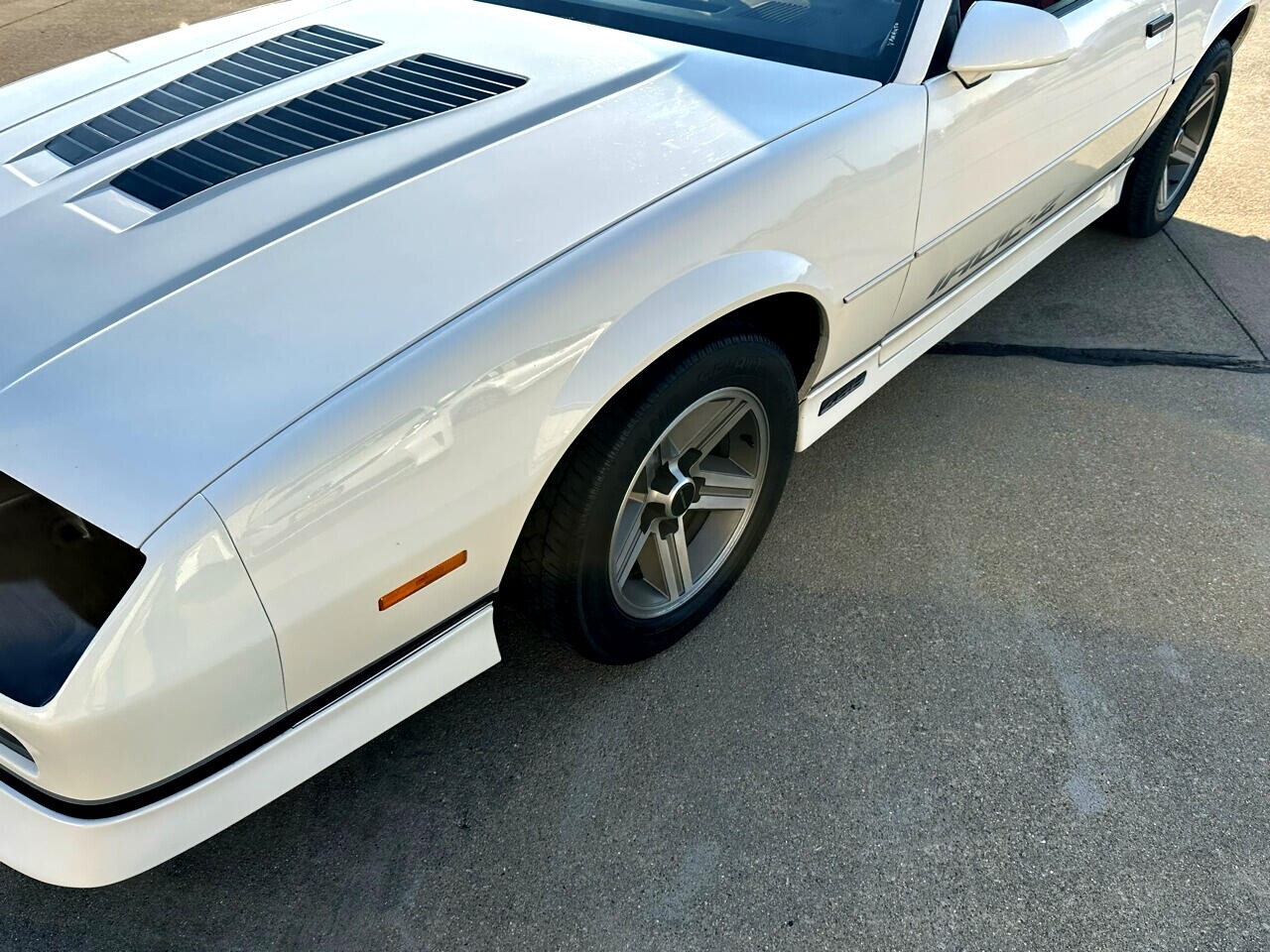 Chevrolet-Camaro-1986-Coupe-1