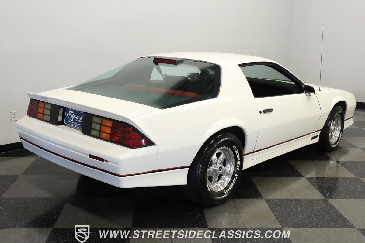 Chevrolet-Camaro-1986-Coupe-10