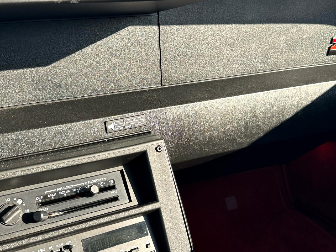 Chevrolet-Camaro-1986-Coupe-11