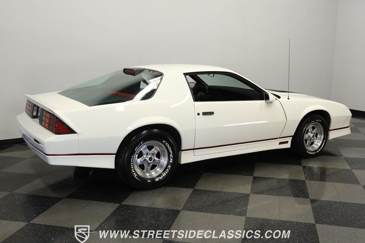 Chevrolet-Camaro-1986-Coupe-11
