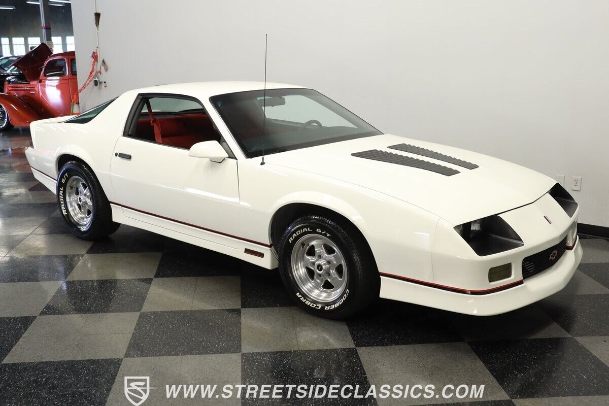 Chevrolet-Camaro-1986-Coupe-13