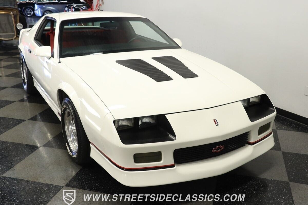 Chevrolet-Camaro-1986-Coupe-14