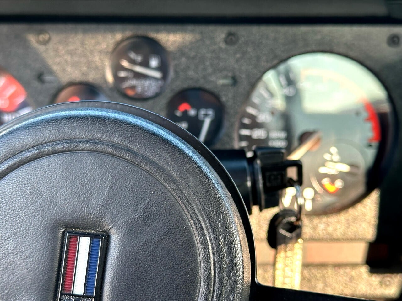 Chevrolet-Camaro-1986-Coupe-15