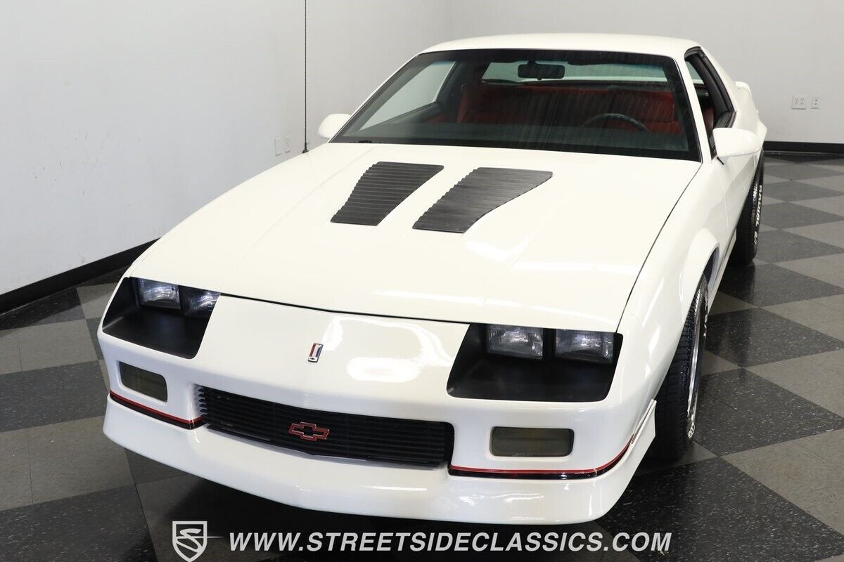 Chevrolet-Camaro-1986-Coupe-16