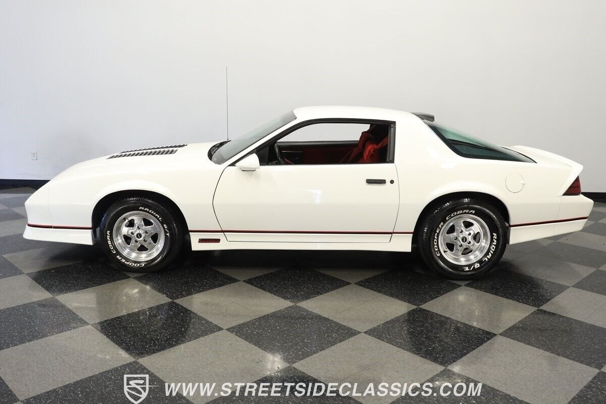 Chevrolet-Camaro-1986-Coupe-2