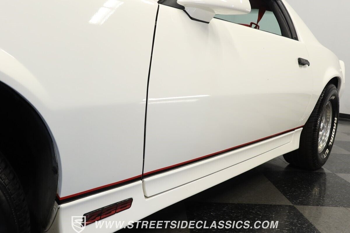 Chevrolet-Camaro-1986-Coupe-20