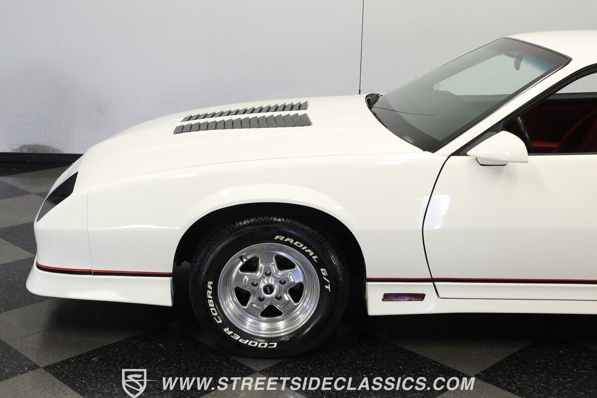 Chevrolet-Camaro-1986-Coupe-21