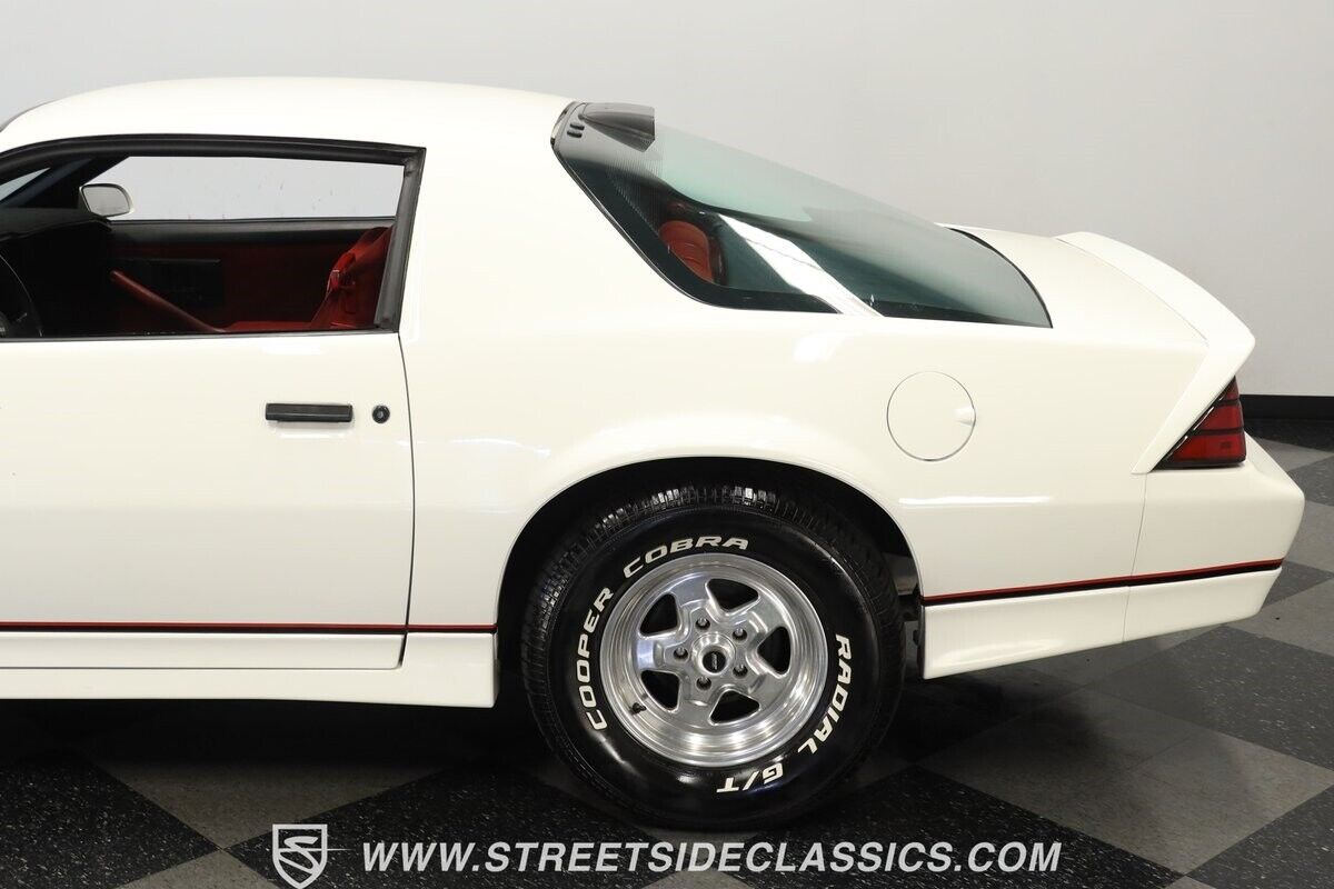 Chevrolet-Camaro-1986-Coupe-22