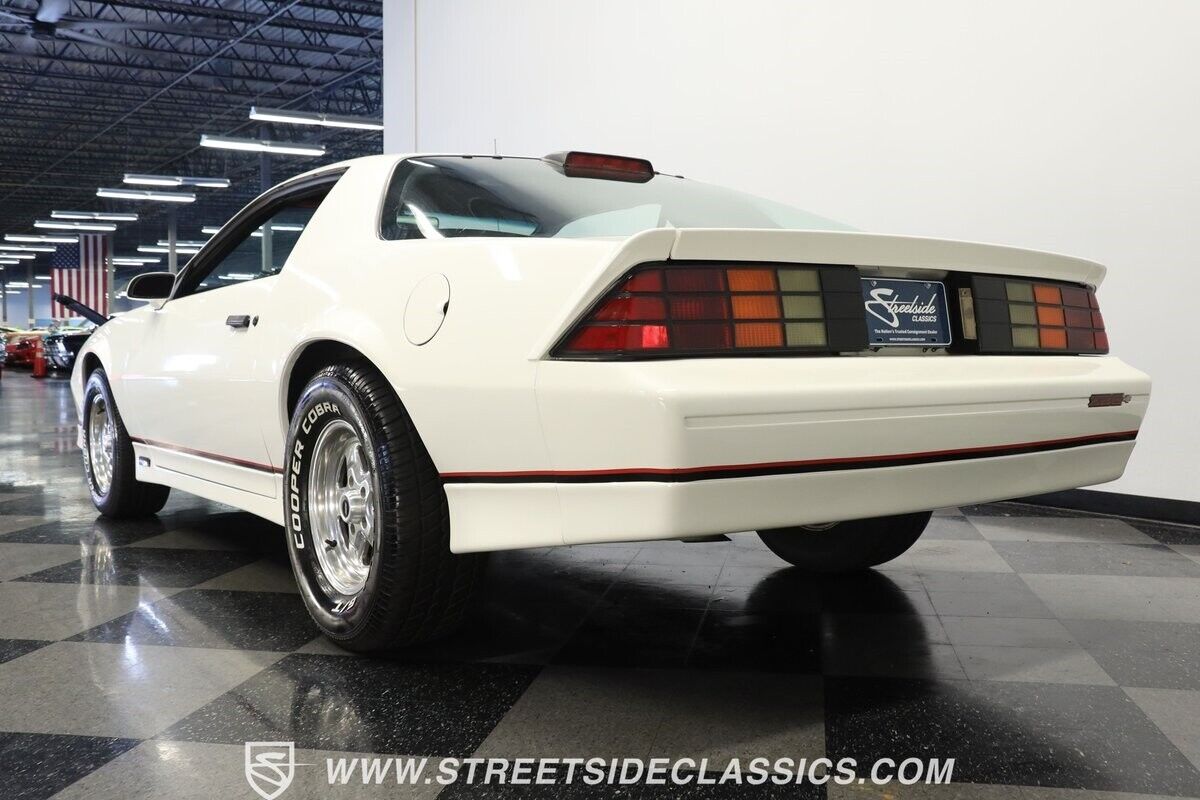 Chevrolet-Camaro-1986-Coupe-23