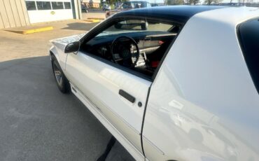 Chevrolet-Camaro-1986-Coupe-24