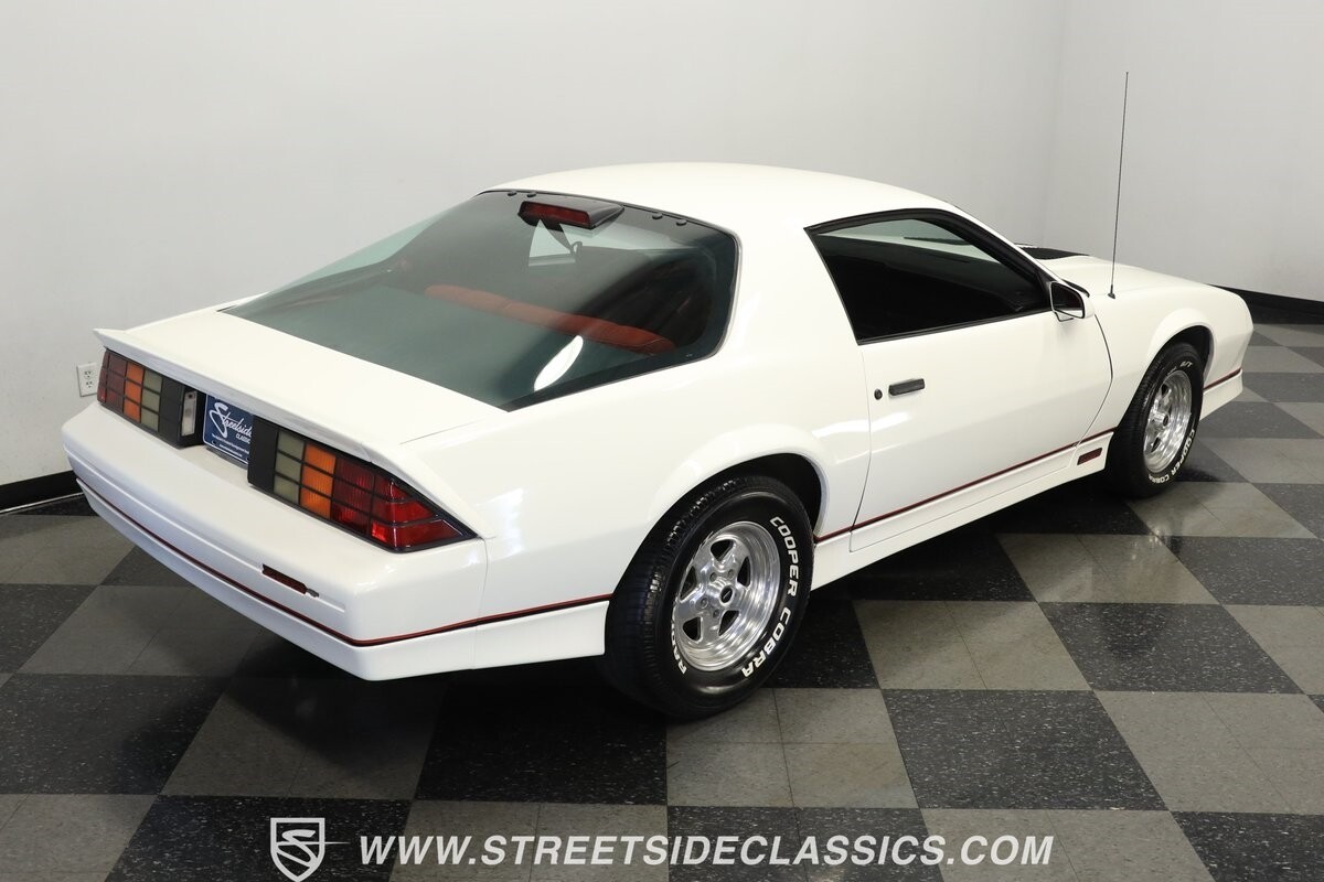 Chevrolet-Camaro-1986-Coupe-24
