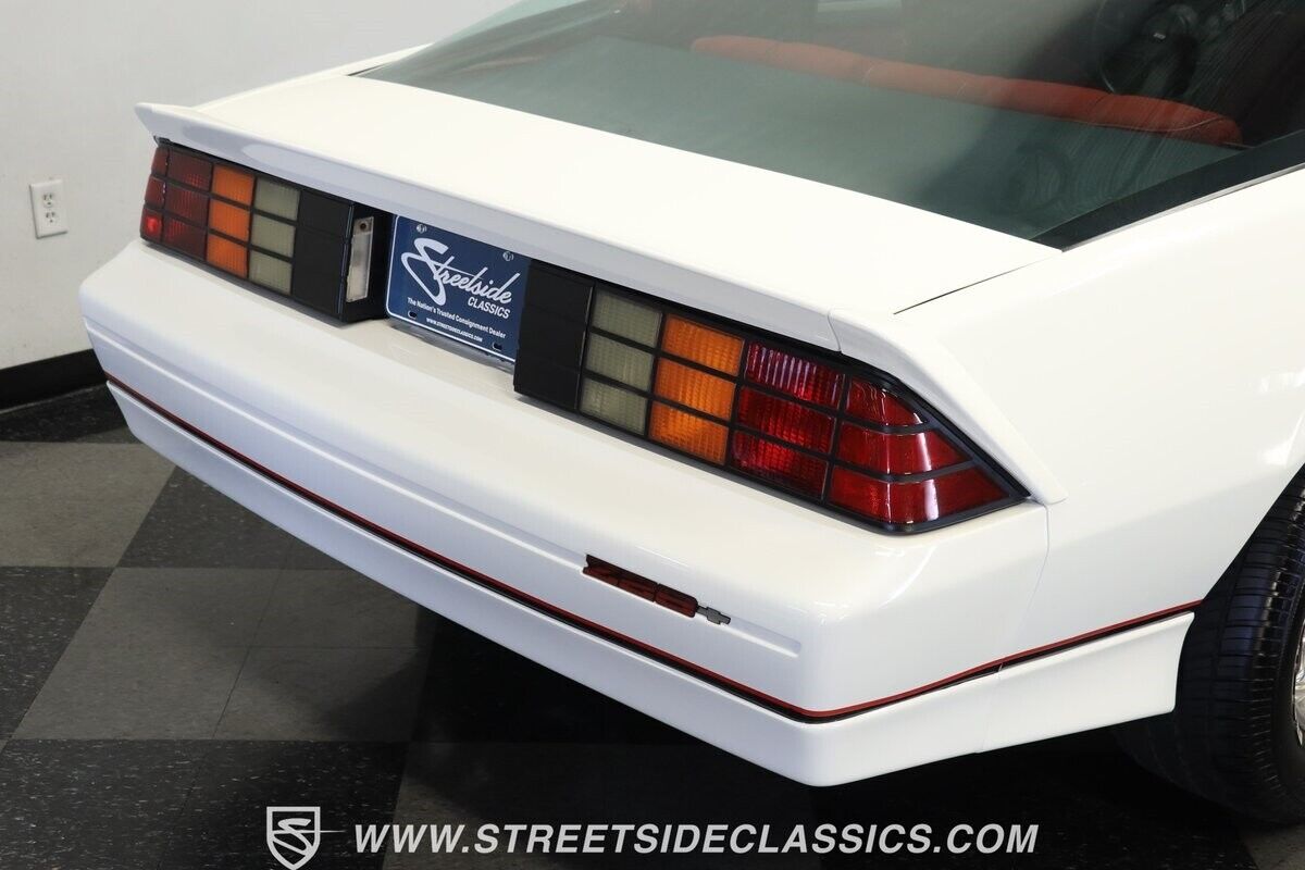 Chevrolet-Camaro-1986-Coupe-25