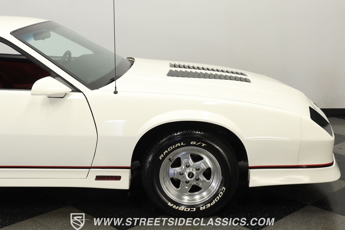 Chevrolet-Camaro-1986-Coupe-28