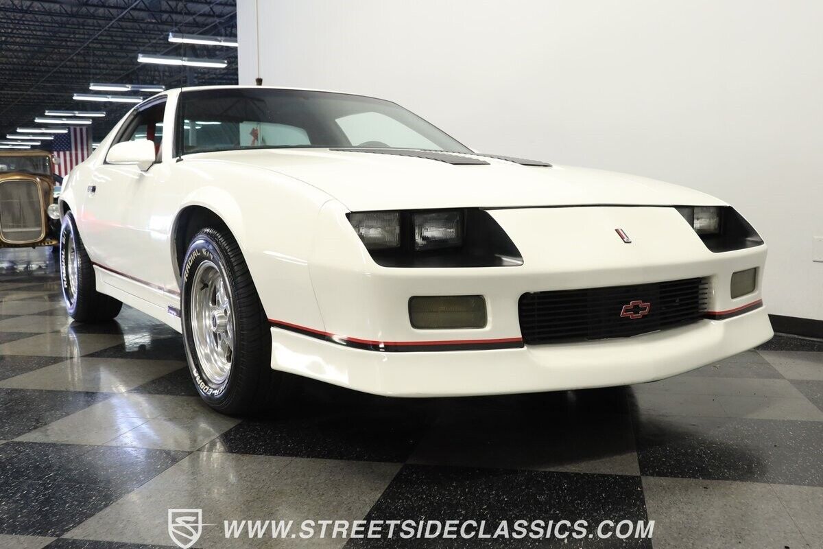 Chevrolet-Camaro-1986-Coupe-29