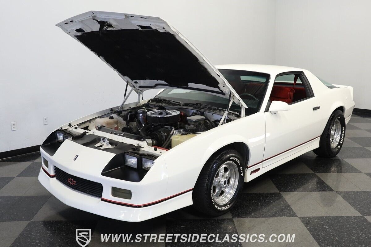Chevrolet-Camaro-1986-Coupe-30