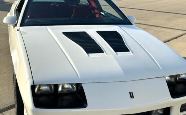 Chevrolet-Camaro-1986-Coupe-38