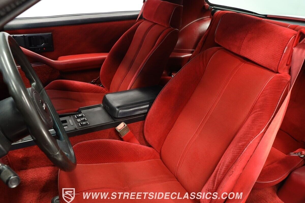 Chevrolet-Camaro-1986-Coupe-39