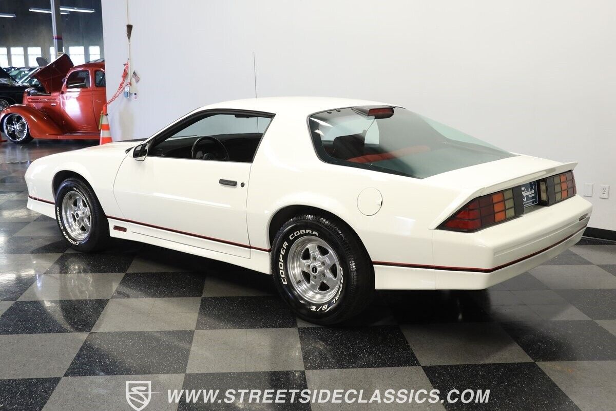 Chevrolet-Camaro-1986-Coupe-6