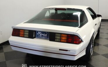 Chevrolet-Camaro-1986-Coupe-9