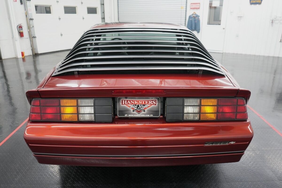 Chevrolet-Camaro-1987-Coupe-10