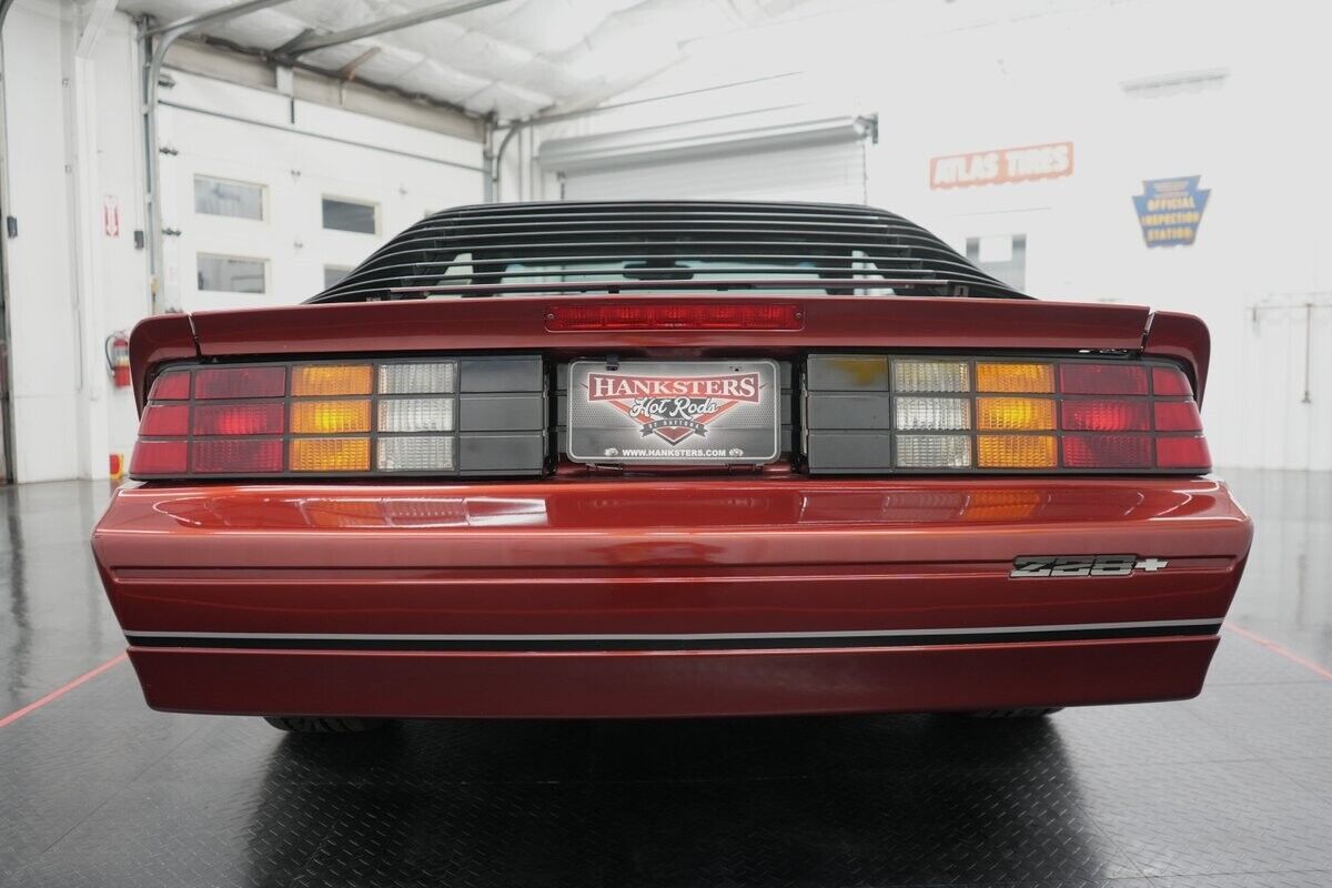 Chevrolet-Camaro-1987-Coupe-12