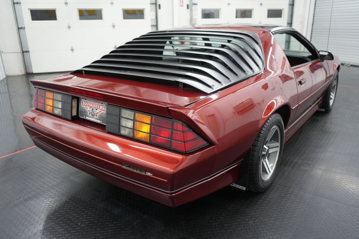 Chevrolet-Camaro-1987-Coupe-15