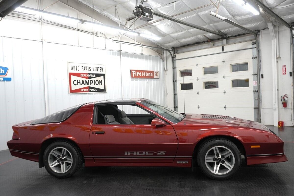 Chevrolet-Camaro-1987-Coupe-17
