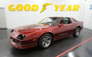Chevrolet-Camaro-1987-Coupe-2