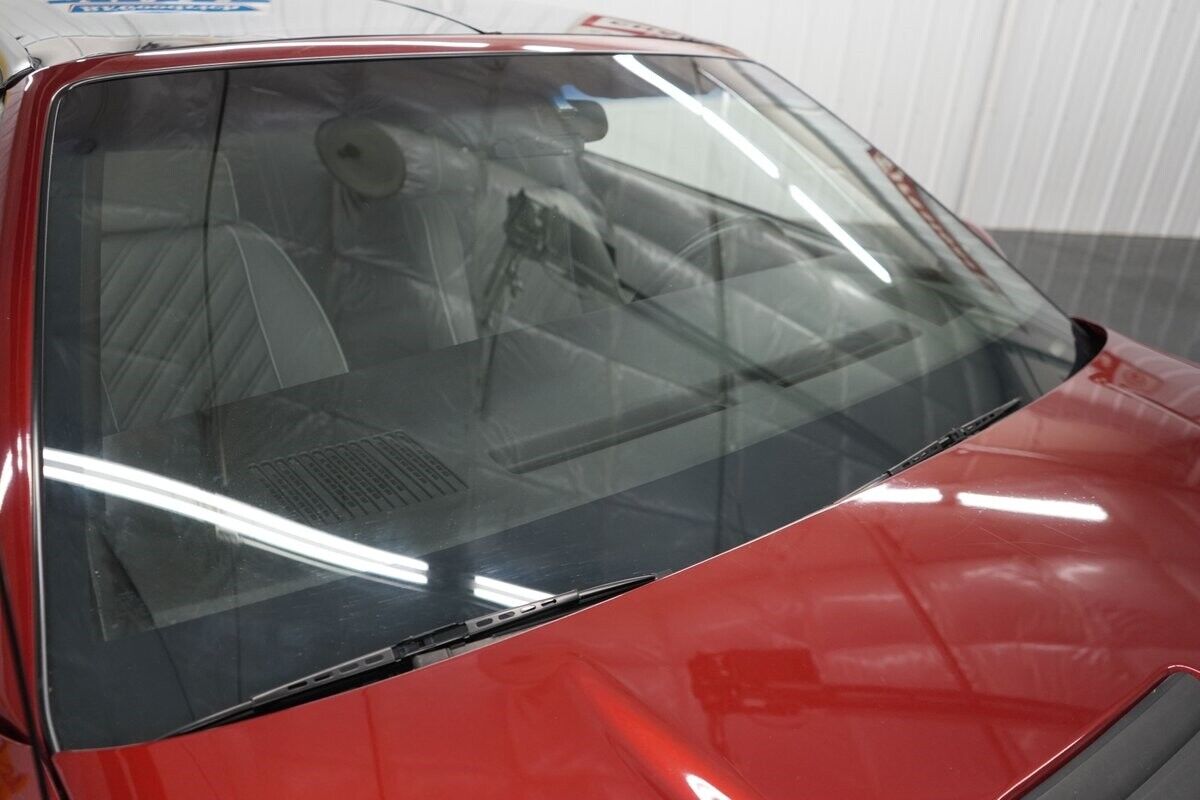 Chevrolet-Camaro-1987-Coupe-23
