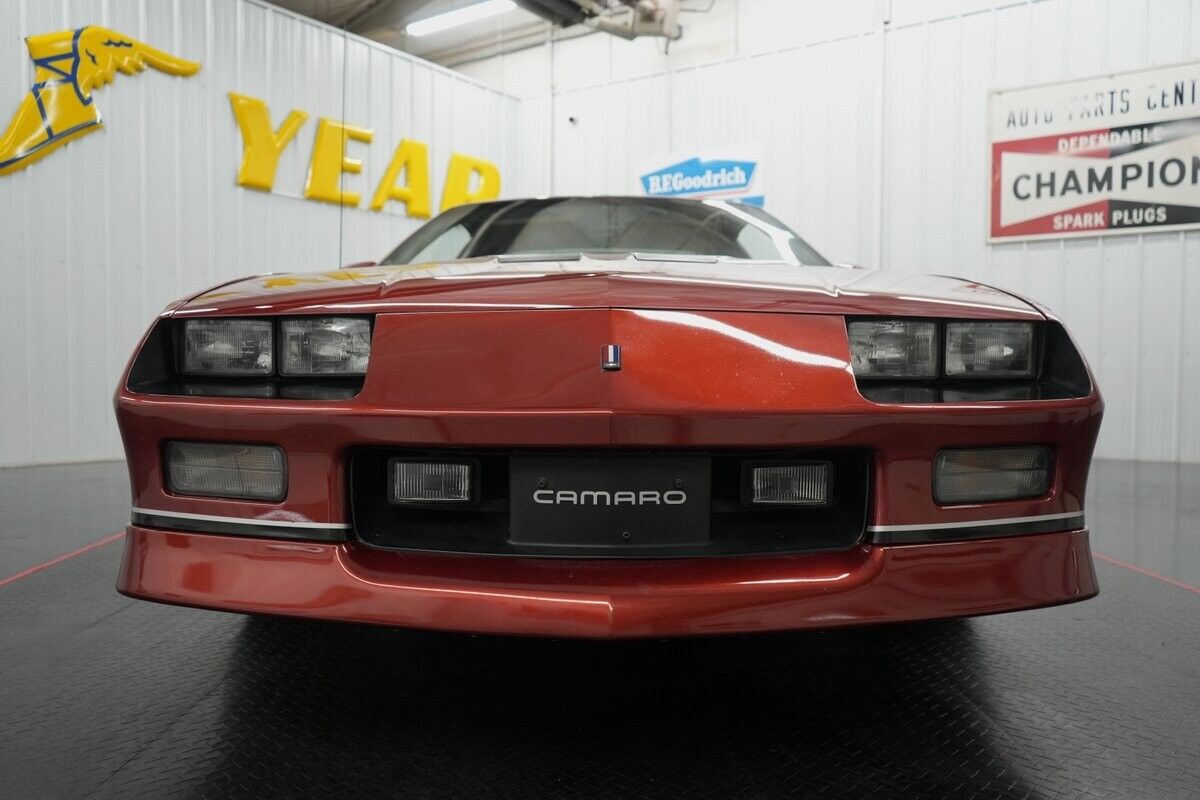 Chevrolet-Camaro-1987-Coupe-27